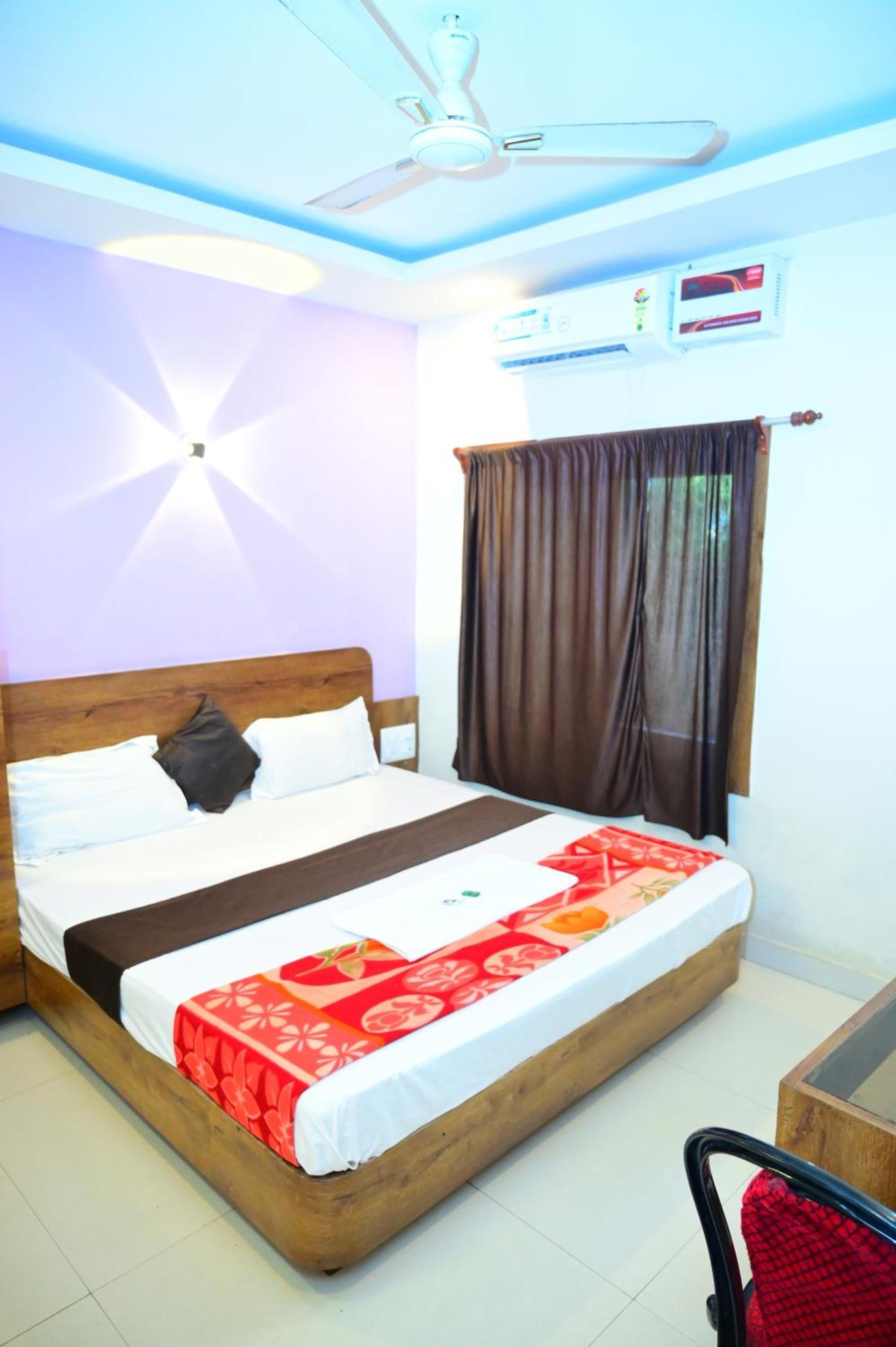 Mor Blue Sagar-পুরী সমুদ্র সৈকত ও মন্দিরের কাছে বাঙালি মার্কেটের কাছে হোটেল ব্লু সাগর -lift, Wifi With Restaurant Facilities- Near Sea Beach And Temple Best Selling & Best Choice Of Travellers 3* Puri