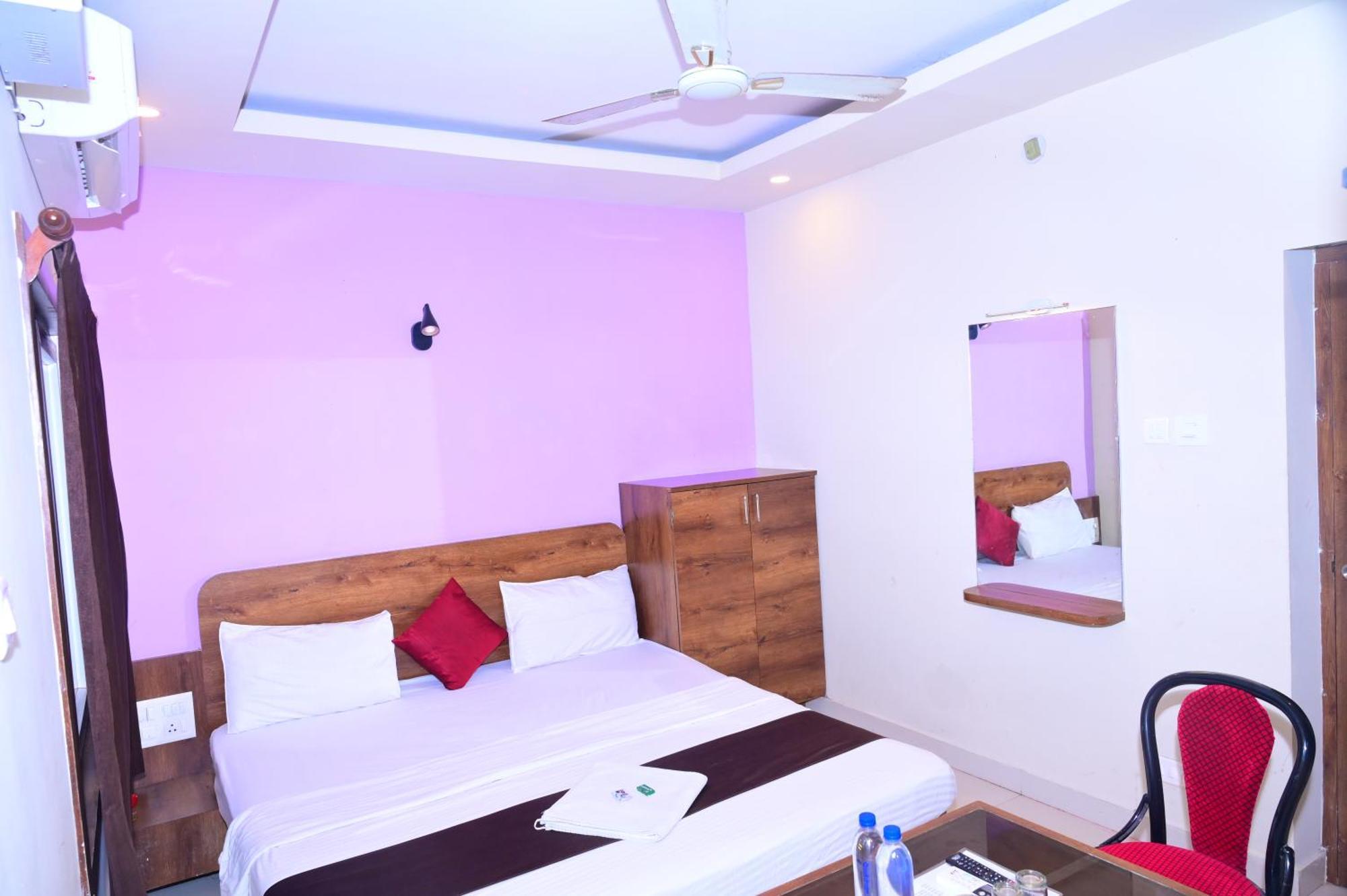 Hotel Mor Blue Sagar-পুরী সমুদ্র সৈকত ও মন্দিরের কাছে বাঙালি মার্কেটের কাছে হোটেল ব্লু সাগর -lift, Wifi With Restaurant Facilities- Near Sea Beach And Temple Best Selling & Best Choice Of Travellers
