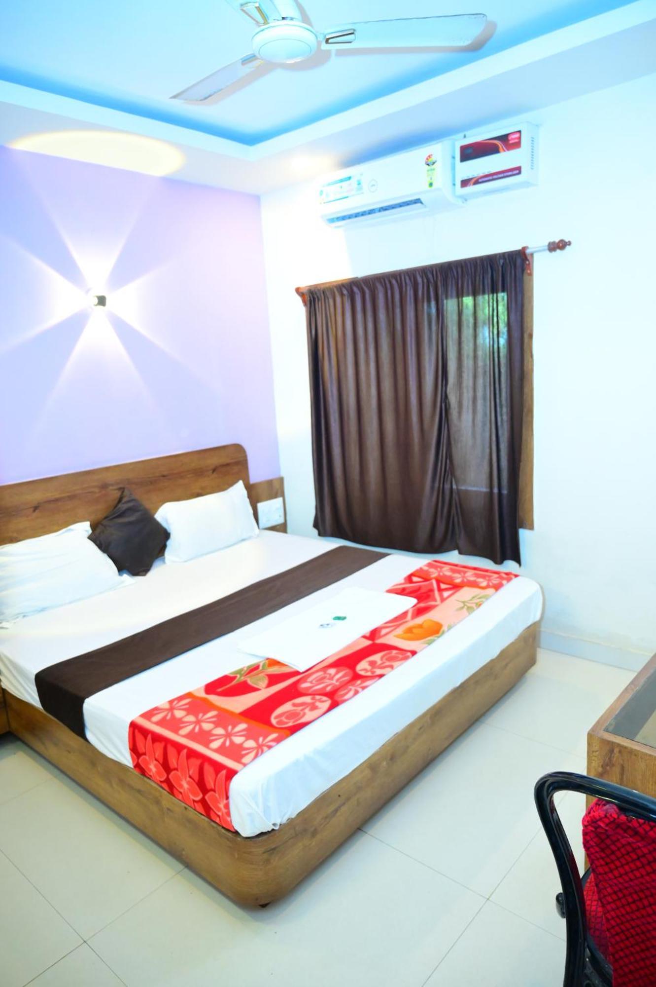 Hotel Mor Blue Sagar-পুরী সমুদ্র সৈকত ও মন্দিরের কাছে বাঙালি মার্কেটের কাছে হোটেল ব্লু সাগর -lift, Wifi With Restaurant Facilities- Near Sea Beach And Temple Best Selling & Best Choice Of Travellers Puri