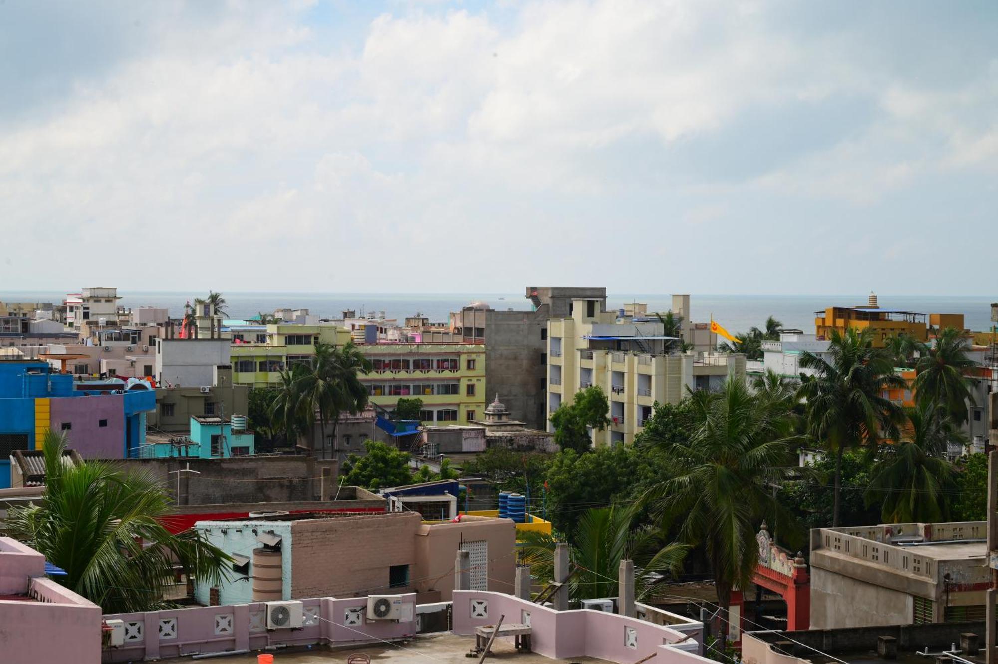 Mor Blue Sagar-পুরী সমুদ্র সৈকত ও মন্দিরের কাছে বাঙালি মার্কেটের কাছে হোটেল ব্লু সাগর -lift, Wifi With Restaurant Facilities- Near Sea Beach And Temple Best Selling & Best Choice Of Travellers Puri