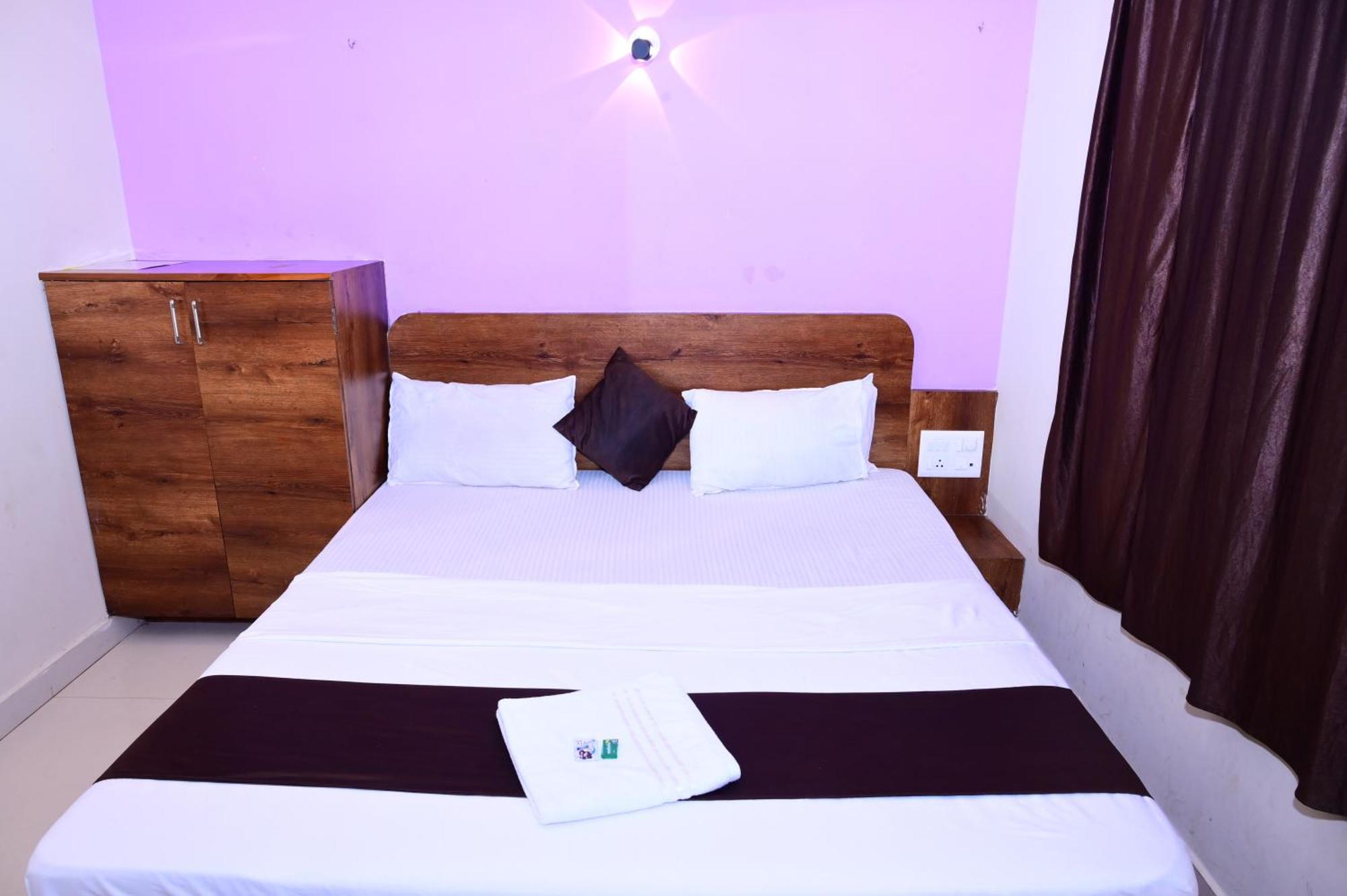Hotel Mor Blue Sagar-পুরী সমুদ্র সৈকত ও মন্দিরের কাছে বাঙালি মার্কেটের কাছে হোটেল ব্লু সাগর -lift, Wifi With Restaurant Facilities- Near Sea Beach And Temple Best Selling & Best Choice Of Travellers