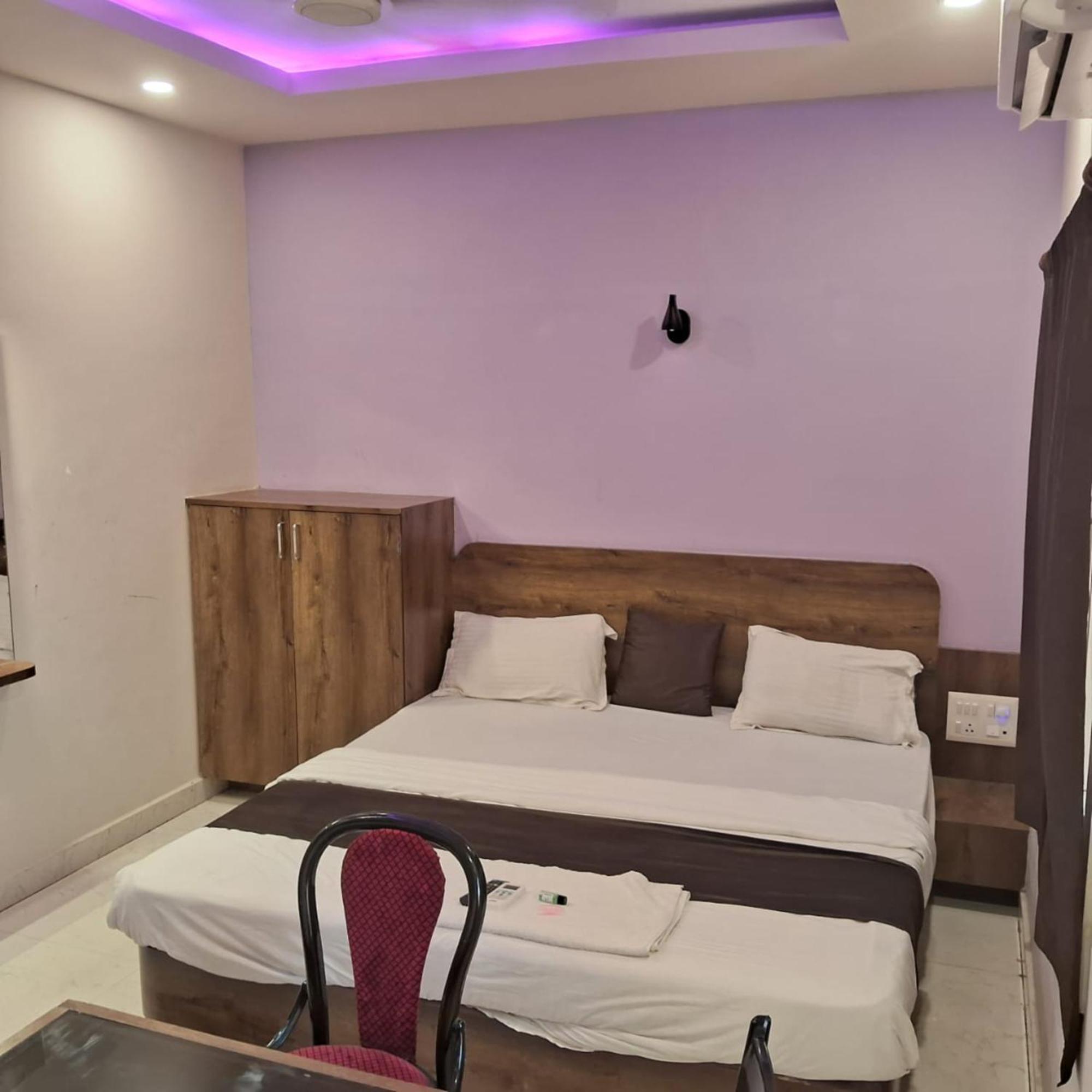 Hotel Mor Blue Sagar-পুরী সমুদ্র সৈকত ও মন্দিরের কাছে বাঙালি মার্কেটের কাছে হোটেল ব্লু সাগর -lift, Wifi With Restaurant Facilities- Near Sea Beach And Temple Best Selling & Best Choice Of Travellers 3*